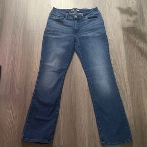 Jeans size28 but tag was cut off..